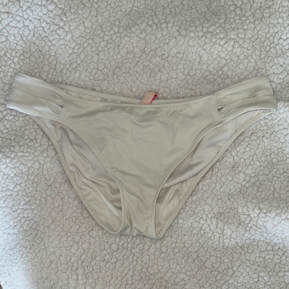 White VS Bikini Bottom